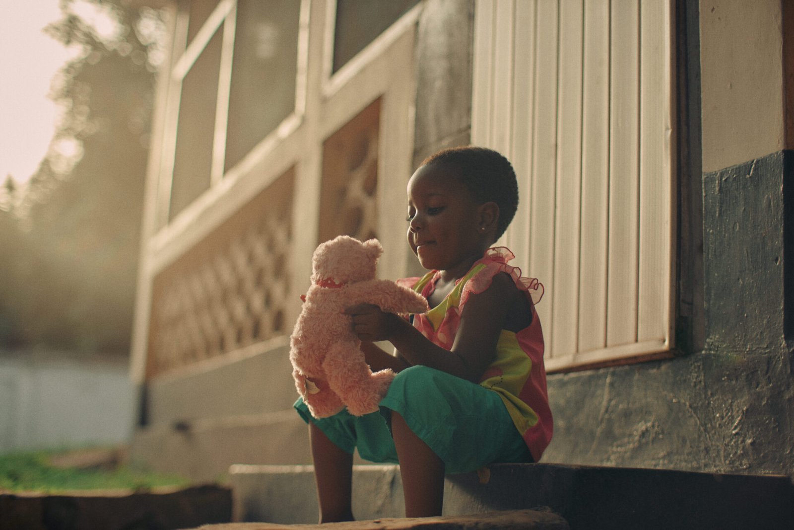 girl-with-a-bear